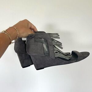 Elegant Gray Wedge Sandals with Fringe